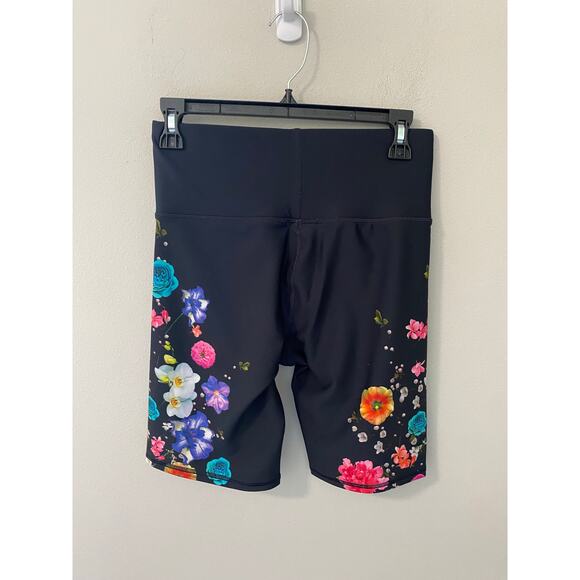 New Terez Women's Fresh Floral Duoknit Activewear Shorts Size Medium - Picture 2 of 3